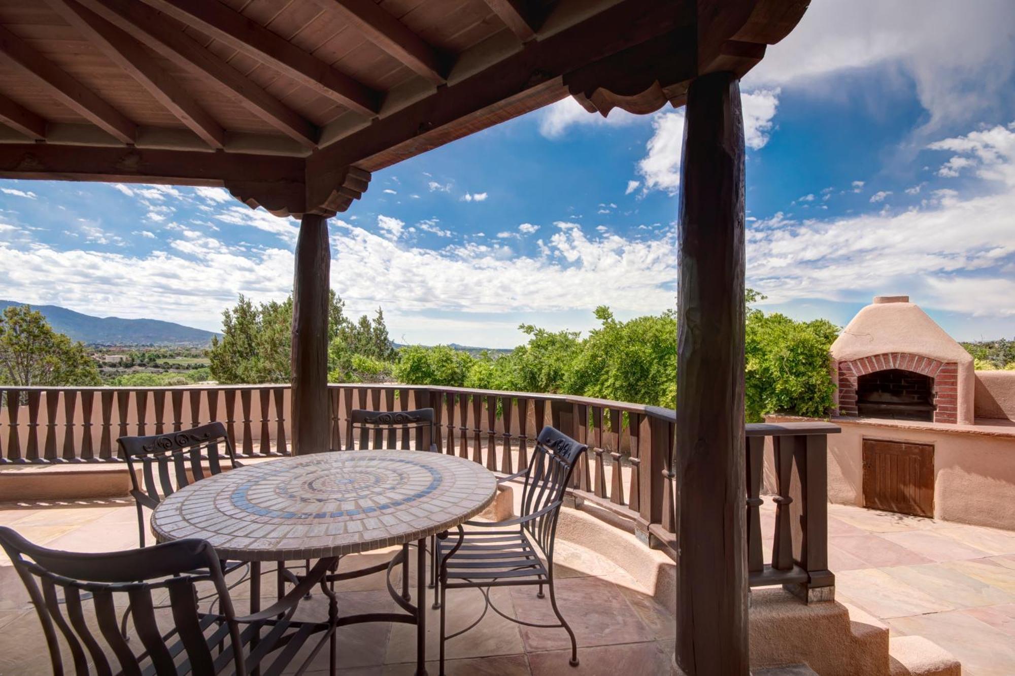 Dorthia Garden Retreat & Views Villa Santa Fe Exterior photo